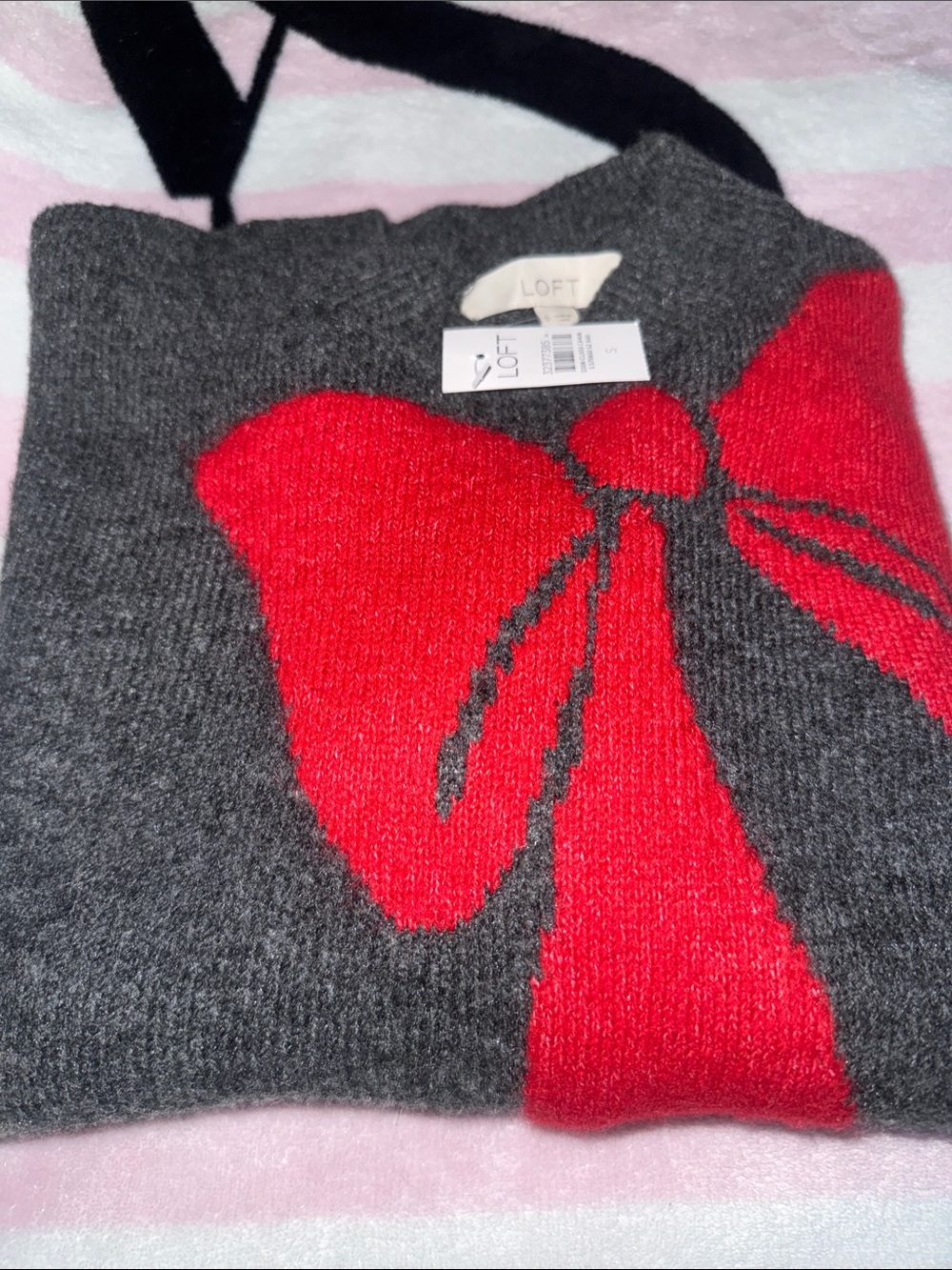 Brand new!!! LOFT Gray Crewneck Sweater with Red Bow Motif size S Machine Wash